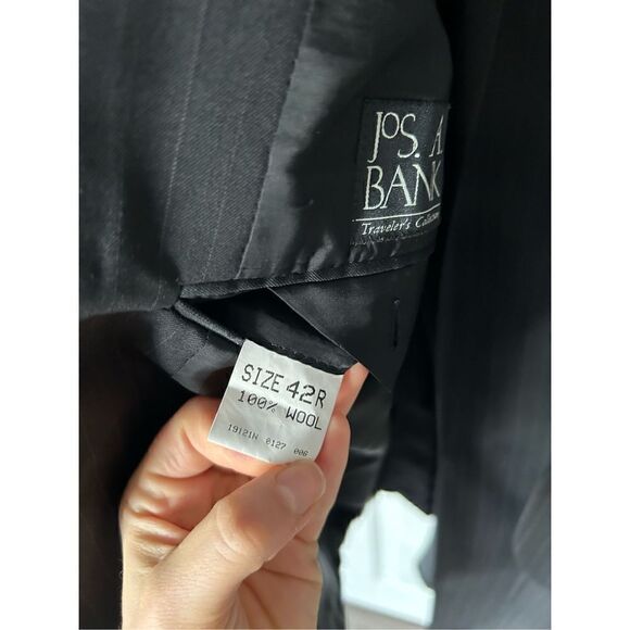 Jos a bank black stripped suit size 42r jacket and 35R pants - Picture 4 of 7
